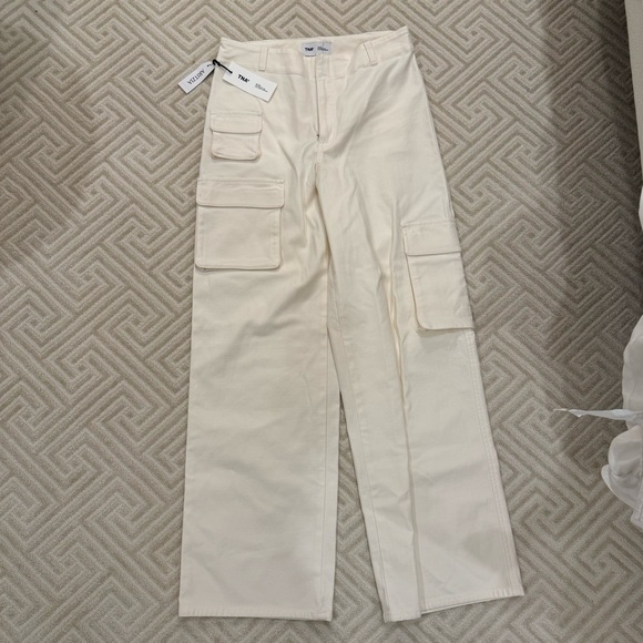 NWT Aritzia Cargo Pants White Birch - Picture 8 of 11